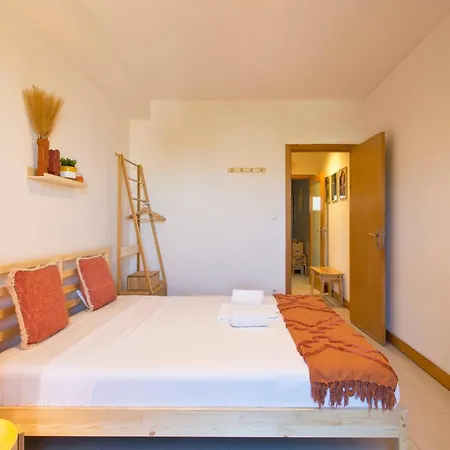 Aposentus - Contemporary Comfort *