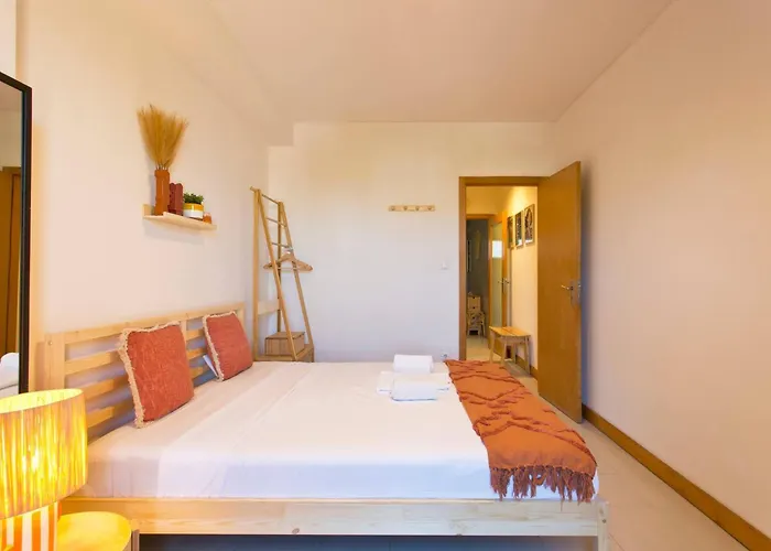 Aposentus - Contemporary Comfort *