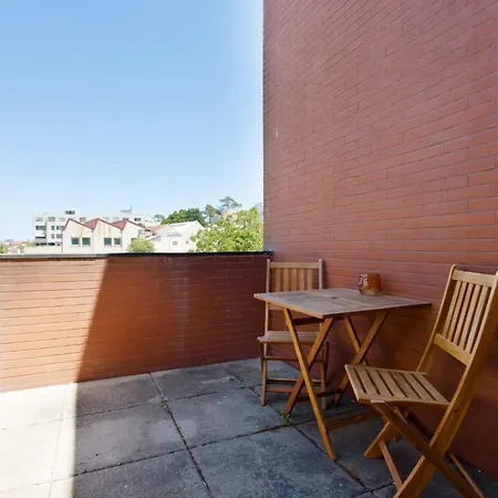 Aposentus - Contemporary Comfort